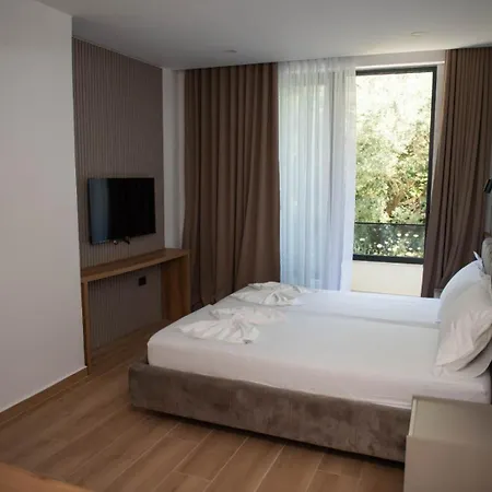 White Hill Radhime 3* Vlorë