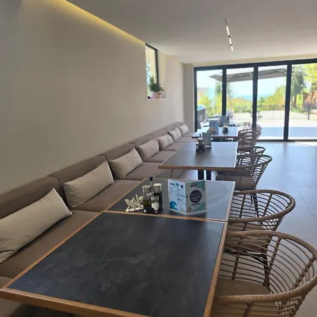 White Hill Radhime 3*