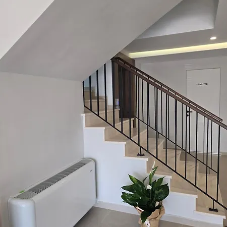 White Hill Radhime Vlorë