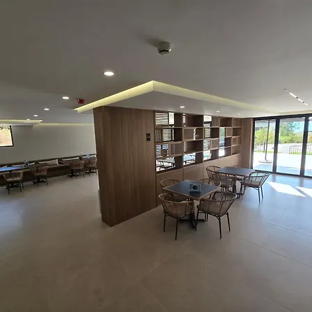 Hotel White Hill Radhime