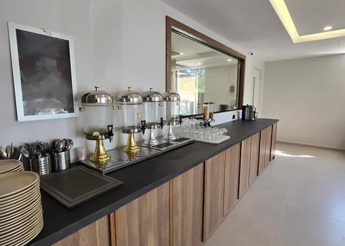 White Hill Radhime Hotel Vlorë