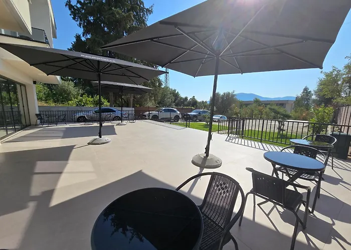 White Hill Radhime 3* Vlorë