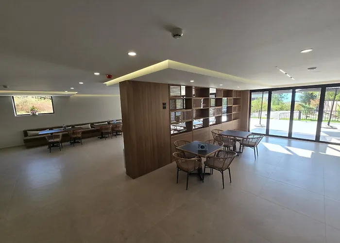 Hotel White Hill Radhime