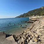 White Hill Radhime 호텔 Vlorë