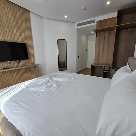 Отель White Hill Radhime Влёра