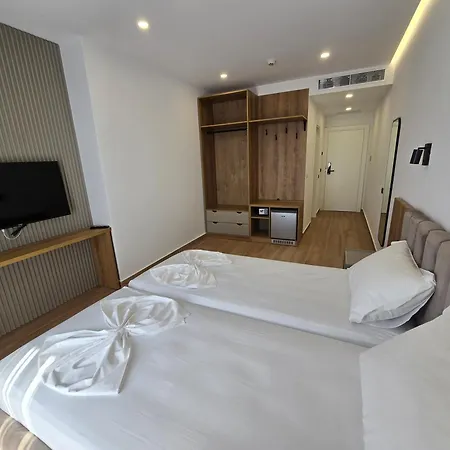 Hotel White Hill By Fllad E Vale 4*