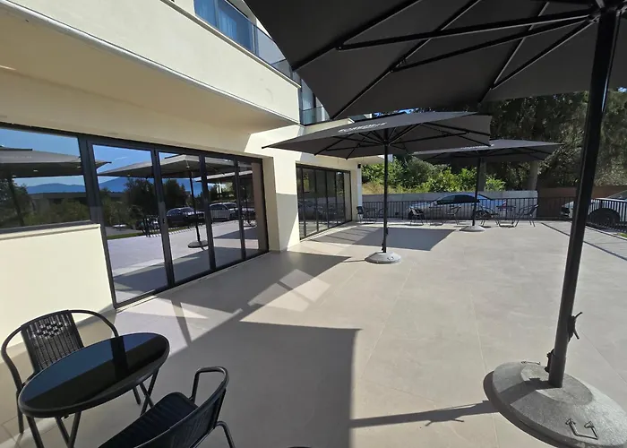 White Hill Radhime 3* Vlorë